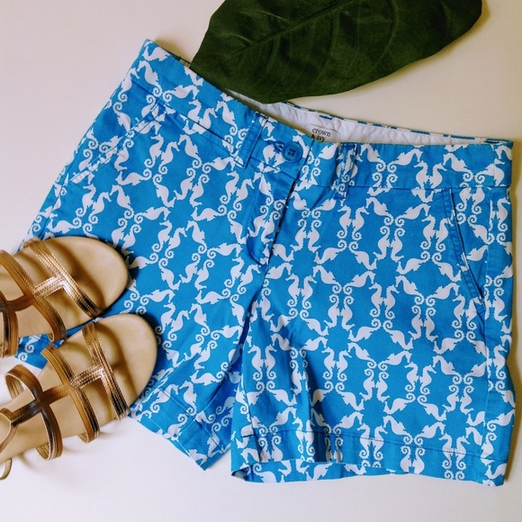 crown & ivy | Blue and White Seahorse Print Shorts - Picture 1 of 5